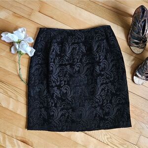 Vintage Tahari Black Floral Textured Pencil Skirt
